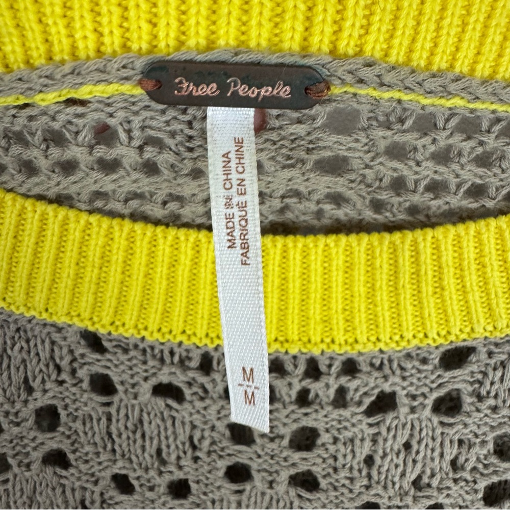 Free People Home Run Cropped Sweater Tan Yellow Trim Size M Boxy Fit - Picture 8 of 14
